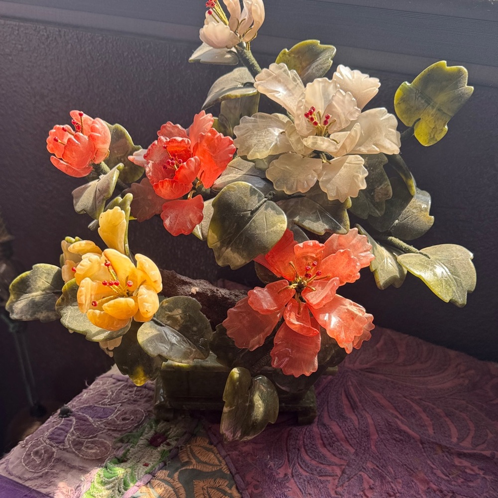 Vintage Chinese Jade Bonsai Floral Sculpture.